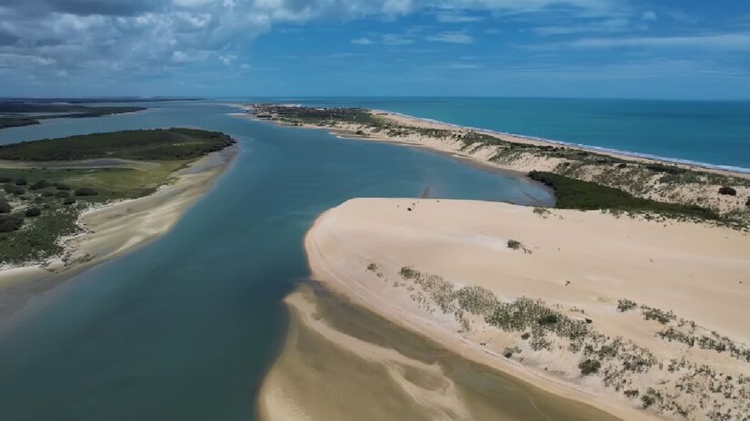 Galinhos, no Rio Grande do Norte, é ideal para quem busca tranquilidade, contato com a natureza e muita beleza natural - (Reprodução/YouTube)