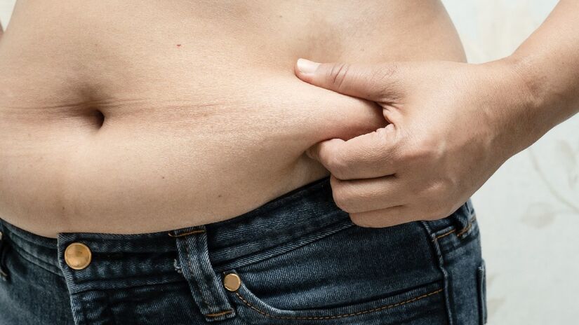 Seu teor calórico baixo e outras funções promovem a queima da gordura abdominal. Imagem: chormail153750/Wikimedia Commons