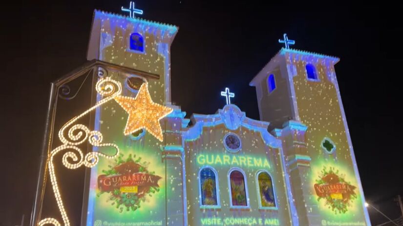 Guararema

O tradicional Guararema Cidade Natal retorna em 2025 em um formato mais intimista, mas igualmente encantador. A pedido da população, a nova edição terá uma infraestrutura menor, com decoração, programação cultural e espaço gastronômico concentrados em um único ponto da cidade  que será divulgado em breve pela prefeitura.
Mesmo com o formato compacto, o evento mantém seu espírito natalino acolhedor, ideal para famílias que desejam aproveitar o fim de ano com tranquilidade, sem grandes aglomerações. E a melhor parte é que este festival fica a apenas 80 km da capital paulista.
