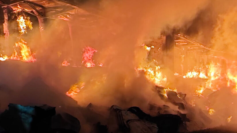 Rumo informou que registrou boletim de ocorrência e atua prontamente para isolar a área.

/Fotos: Corpo de Bombeiros