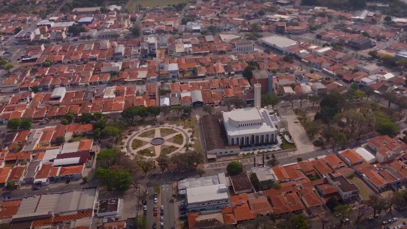 Segundo números do IBGE (Instituto Brasileiro de Geografia e Estatística) de 2022, o salário médio mensal dos trabalhadores formais de Paulínia é de R$ 5,5 mil - (Reprodução/YouTube)