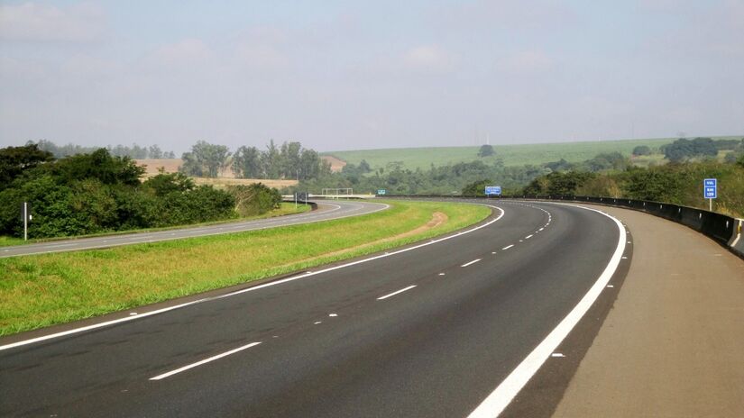 O município de Limeira está localizado junto ao entroncamento de três vias importantes do Estado: Rodovia Anhanguera (SP-330), Rodovia Washington Luís (SP-310) e Rodovia dos Bandeirantes (SP-348). Foto: Wikimedia Commons