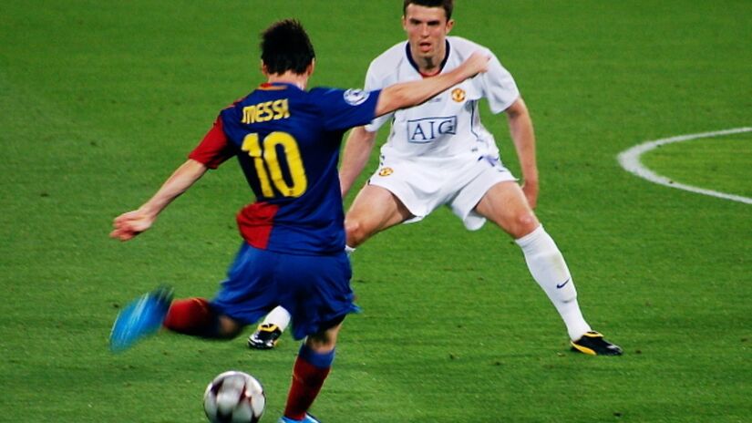 A família de Lionel Messi sempre soube que a história era uma bobagem. O médico que o acompanhou na infância e adolescência, Diego Schwartzstein, foi categórico: "Leo nunca foi diagnosticado [com] outra forma de autismo. Isso é realmente uma bobagem." (Fotos: Wikimedia Commons)