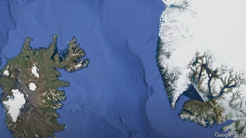 Como o próprio nome já entrega, a cachoeira submersa pode ser encontrada abaixo do Estreito da Dinamarca, entre a Groenlândia e a Islândia - (Reprodução/Google Earth)