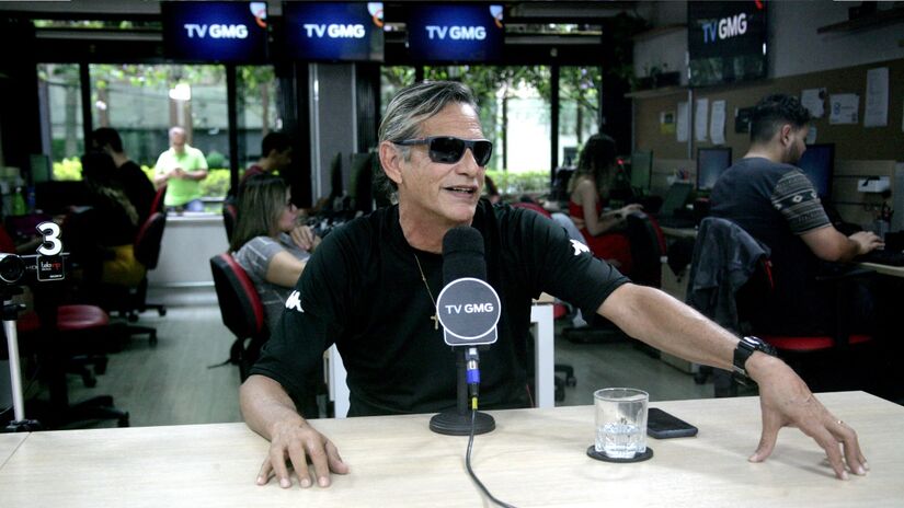 Márcio Amaral lembra os 34 anos no SBT e surpreende ao revelar novos planos na comédia.