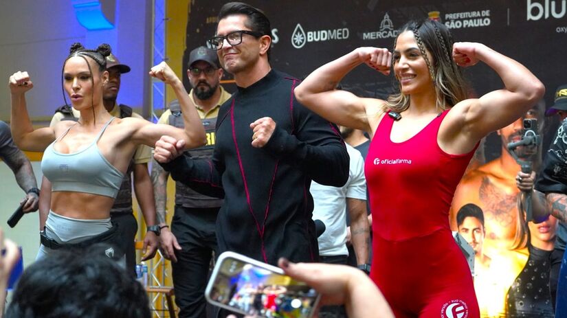 Inaê Barros e Fernanda Marques, a Mendigata, durante ação antes de luta entre ambas/Reprodução