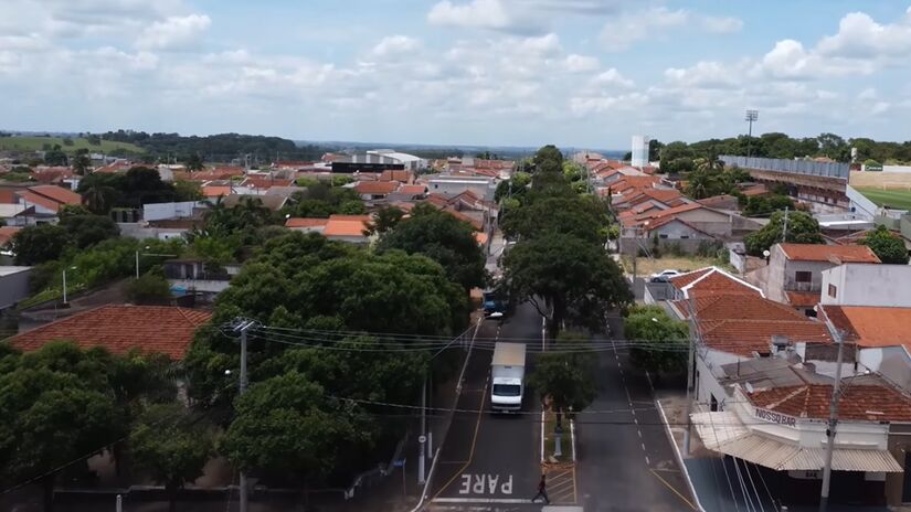 A origem de Mirassol remonta ao início do século XX, quando os primeiros desbravadores chegaram à região. 