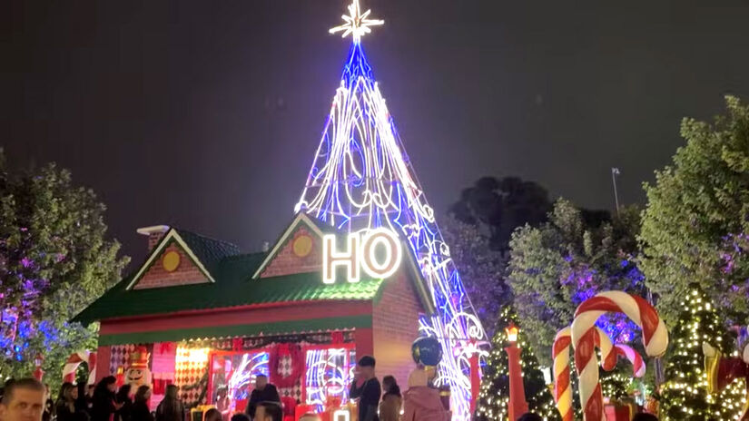 No Parque Capivari, o destaque é o tema 'Natal do Mickey e seus Amigos'.