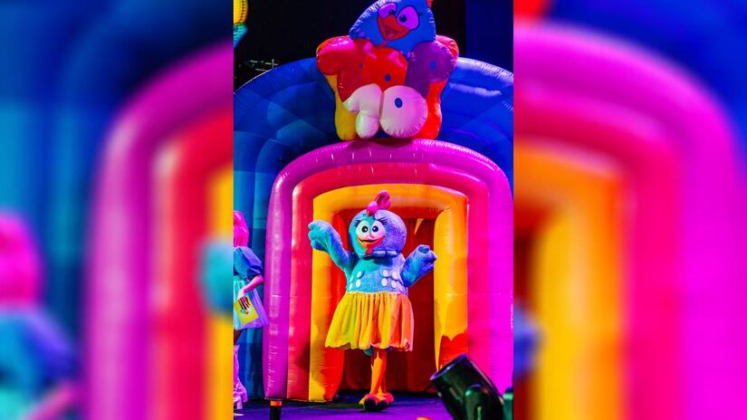 Crianças vibram com a presença da Galinha Pintadinha e seus amigos em apresentação interativa e musical | Foto/Alisson Demetrio