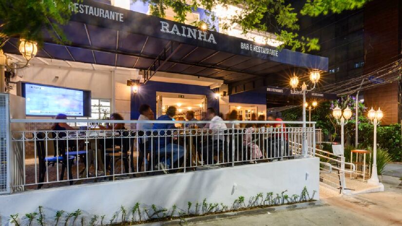 Inspirado nos botequins cariocas, o Boteco Rainha aposta em ambiente descontraído e menu com pratos típicos.
Foto: Marcelo Bruzzi