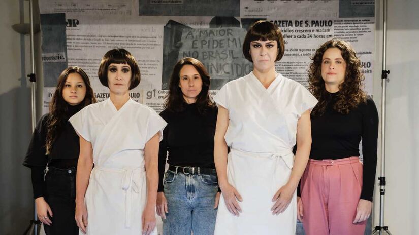 Ao público, recomenda Jarbas Capusso Filho, cabe olhar para essas situações apresentadas pelas personagens e julgá-las com um olhar crítico.