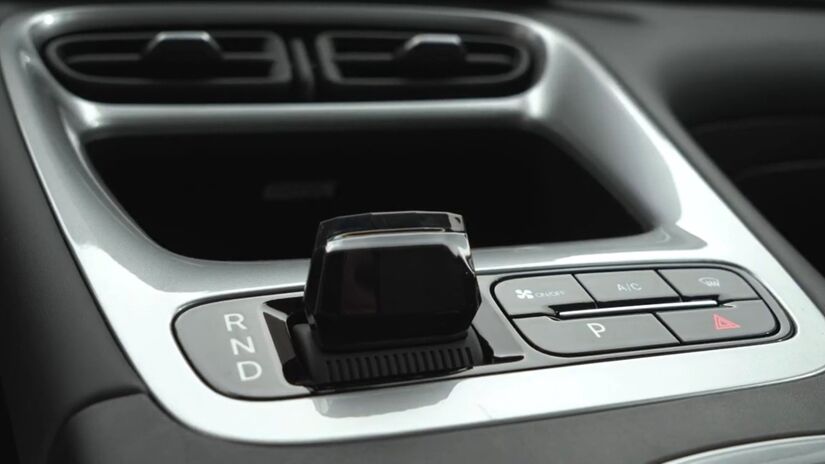 Interior da versão Max tem iluminação dinâmica com 256 cores | Divulgação