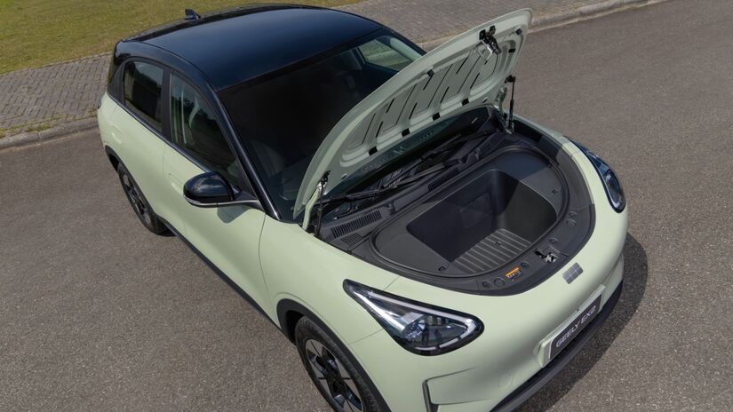 Hatch elétrico traz tração traseira e motor de 116 cv | Divulgação