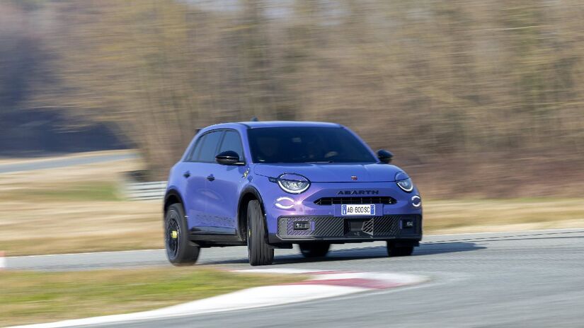 O Abarth 600e Scorpionissima estreia no Salão de SP com visual agressivo e proposta 100% elétrica | Divulgação/Fiat