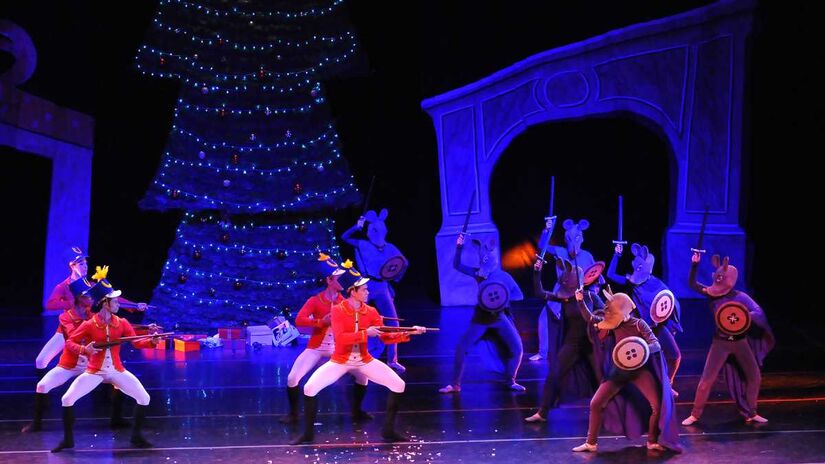 Teatro Sérgio Cardoso se prepara para receber o espetáculo 'O Quebra-Nozes', um dos um dos maiores clássicos do ballet de repertório.