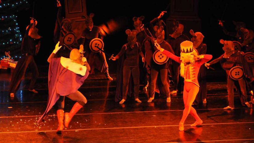 Apresentada pela Cia Paulista de Dança, sob direção artística de Adriana Assaf, a montagem levará ao palco do Teatro Sérgio Cardoso a beleza e a tradição da obra.