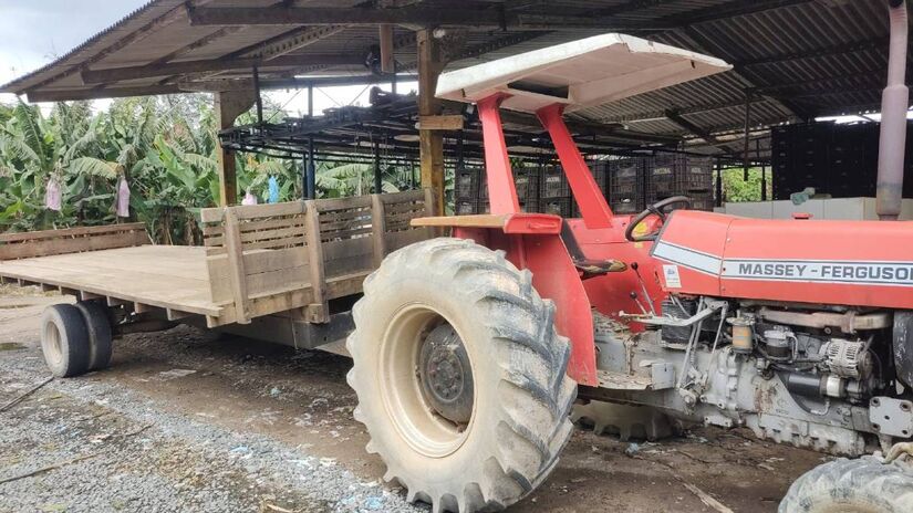 Nove tratores e duas carretas estão entre bos itens apreendidos | Divulgação/SSP