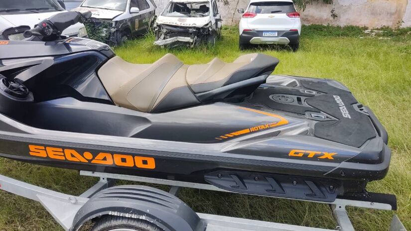 Três jet-skis foram levados pela polícia | Divulgação/SSP