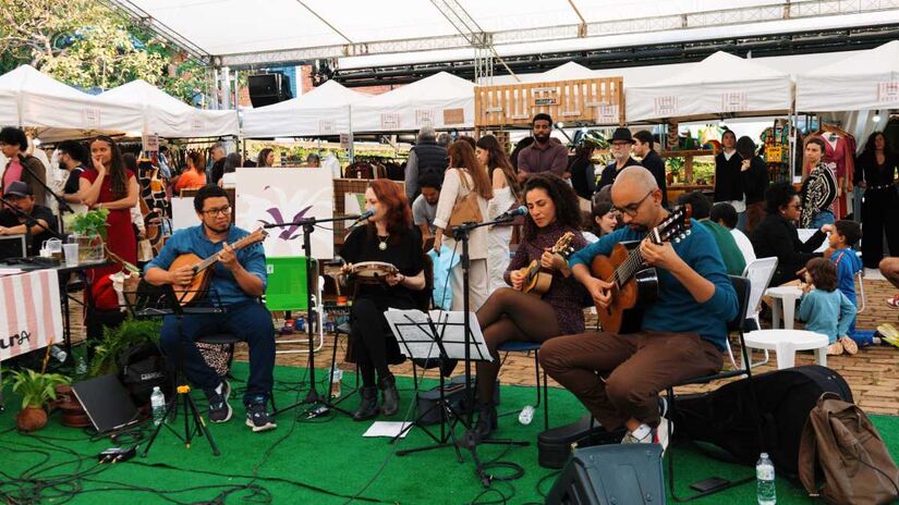 Tema desta edição, #CompreDeQuemFaz, reforça a proposta da Mixtura, idealizada pela empreendedora Déia Martins, de incentivar o consumo consciente.
