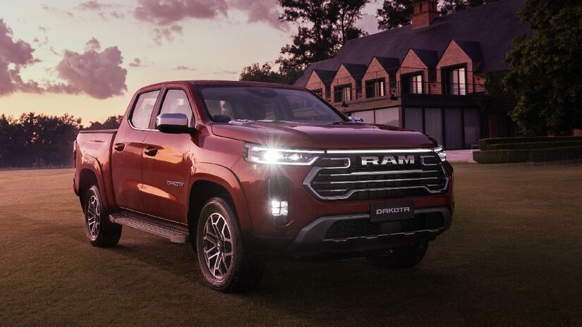 Com motor 2.2 turbodiesel, câmbio automático de 8 marchas e tração integral, a Dakota chega focada em robustez | Divulgação