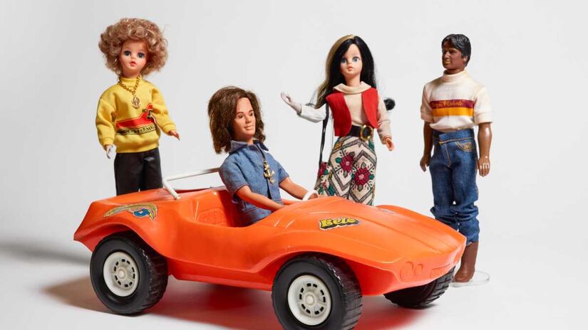 Com curadoria de Gandhy Piorski e acervo da pesquisadora e colecionadora Ana Caldatto, a mostra integra o circuito do Farol Santander, que reúne exposições, arquitetura, gastronomia e vista panorâmica da cidade