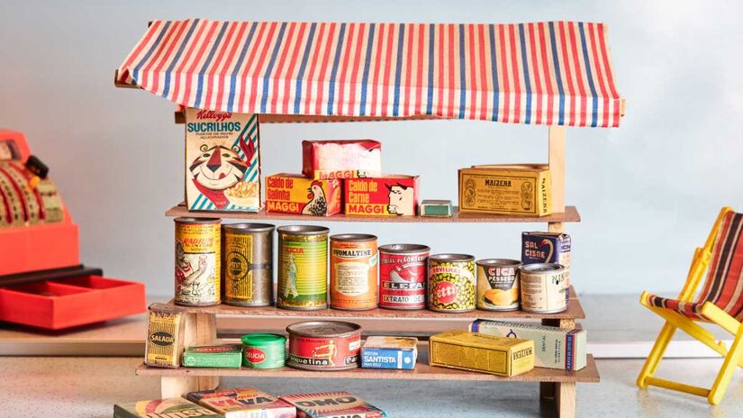 São bonecas, jogos, carrinhos, figurinhas, autoramas, robôs e outros itens que marcaram gerações; a mostra ocupa a galeria do 22&ordm; andar do edifício ícone do Centro Histórico e fica em cartaz até 1&ordm; de março de 2026.