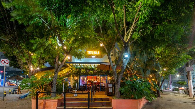 Com unidades espalhadas por bairros movimentados, o Tatu Bola mantém a identidade brasileira em seu ambiente colorido.
Foto: Marcelo Bruzzi