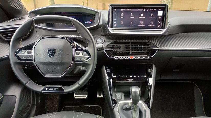Peugeot i-Cockpit tornou-se uma marca registrada dos modelos da fabricante.

/Foto: Daniel Dias/Flashmotors