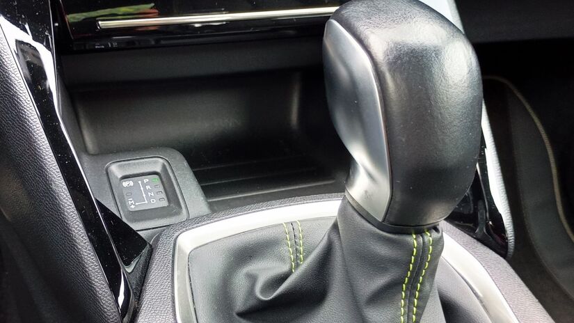 Câmbio tipo CVT oferece três modos de operação: automático, manual e paddles shidters.

/Foto: Daniel Dias/Flashmotors