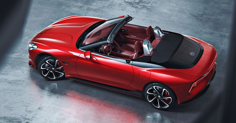 Símbolo do legado esportivo da marca, o roadster 100% elétrico Cyberster, com design inspirado nos clássicos conversíveis da MG. Foto: Divulgação