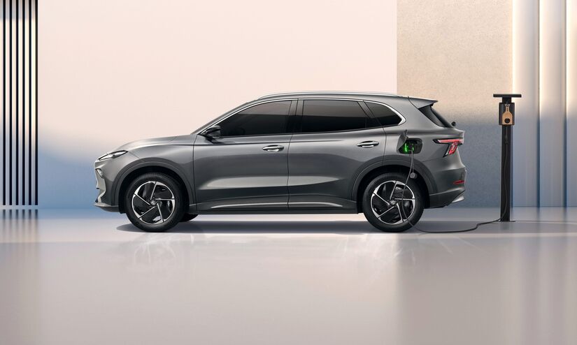 Disponível na versão Luxury, oferece o sistema One Pedal Drive e eficiência energética otimizada. Foto: Divulgação