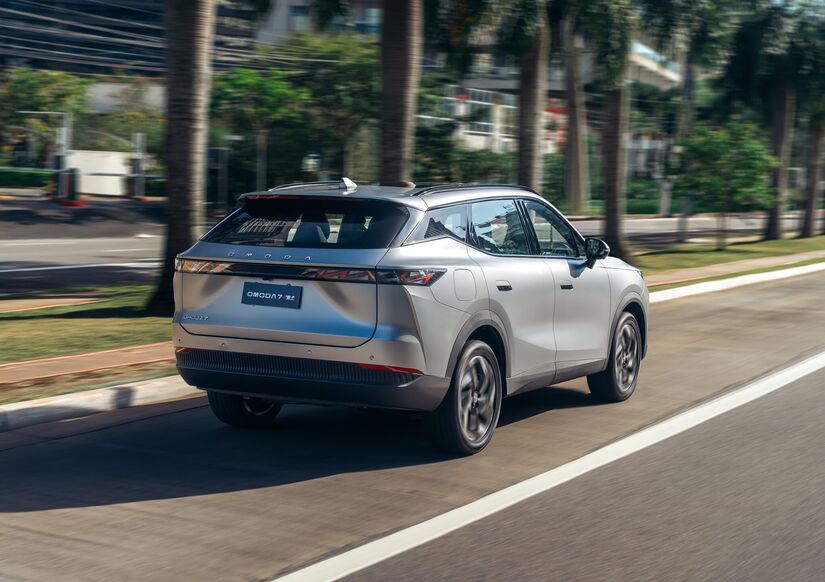 Omoda 5 e o Omoda 7 chegam equipados com o exclusivo sistema super híbrido (SHS). Foto: Divulgação