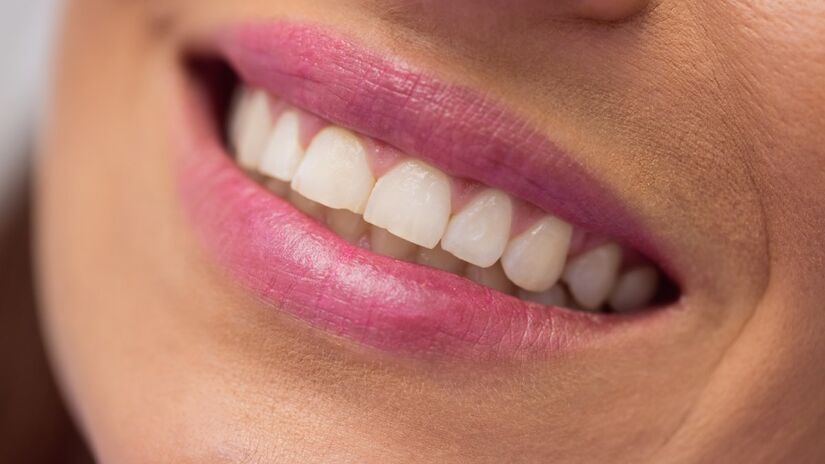 Considerado um avanço histórico, o produto pode chegar ao mercado em breve e ajudar milhões de pessoas a manter a saúde bucal (Fotos: Freepik)