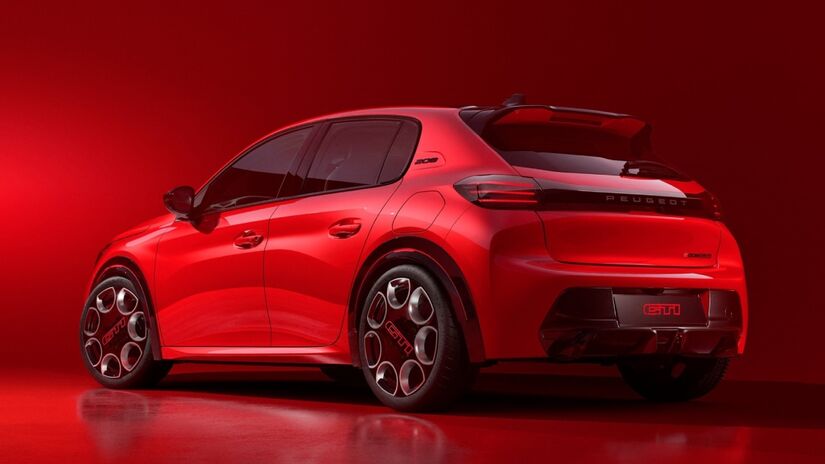 Sua bateria de 54 kWh oferece autonomia estimada de 350 quilômetros pelo ciclo europeu WLTP.