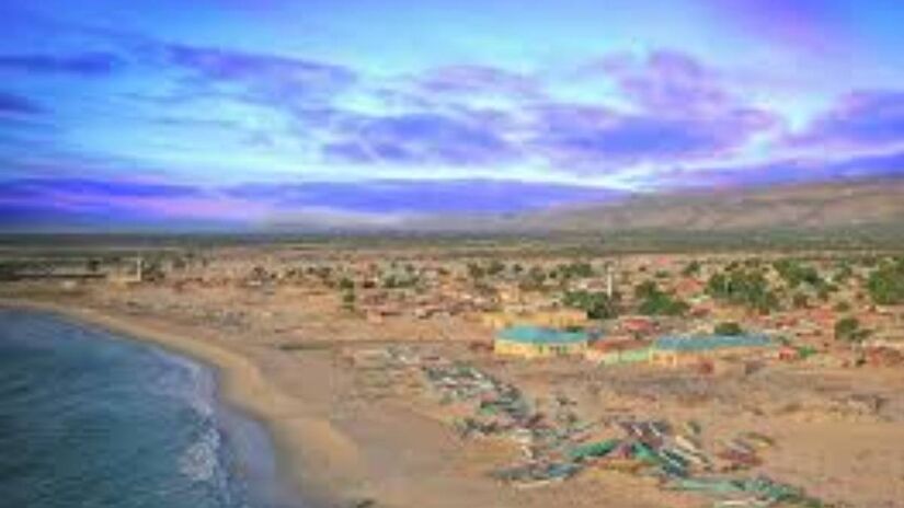 Somália e Eritreia: perigo e burocracia

Na África, destinos como Somália e Eritreia se destacam pelas dificuldades. A Somália convive com violência generalizada, sequestros e atuação de milícias  considerada uma das regiões mais perigosas para estrangeiros. A Eritreia, por sua vez, impõe barreiras diplomáticas e consulares: o visto é difícil de obter, e a ausência de representação no Brasil torna praticamente inviável a viagem.

Foto: Picryl