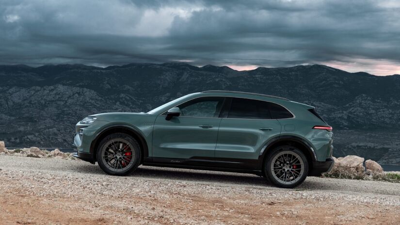 Opção Turbo conta com refrigeração direta a óleo no motor elétrico do eixo traseiro.