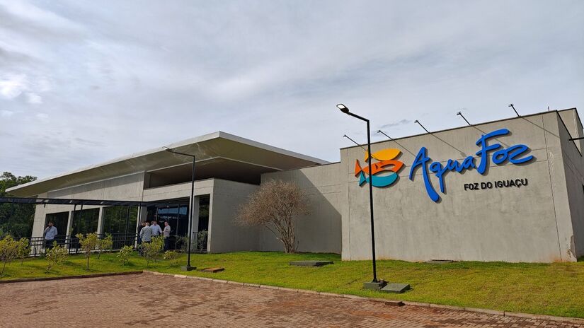 Aquário tem tanques com até seis metros de altura e reservatórios subterrâneos com 1,27 milhão de litros de água.

/Foto: Jonathan Campos/AEN