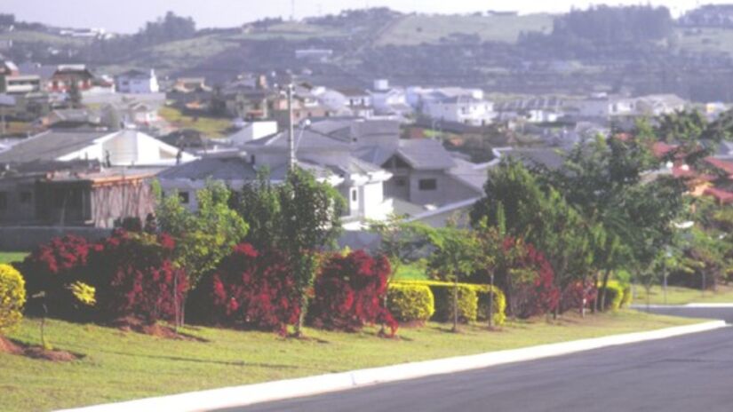 Residenciais de Alphaville são a base da urbanização local. Imagem: Pratec/Wikimedia Commons