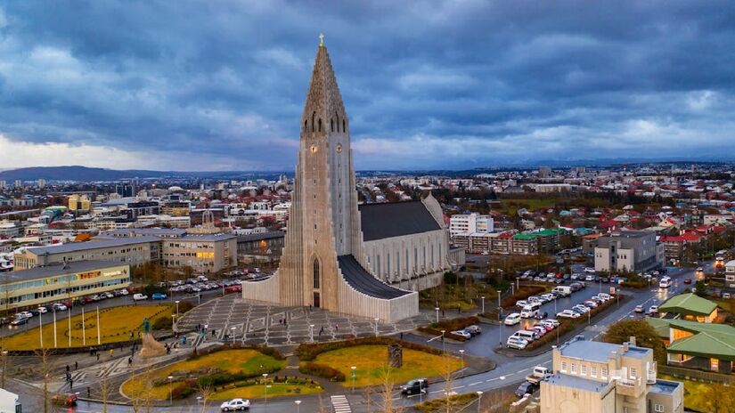 Para ver a Aurora Boreal, o ideal é planejar sua visita entre setembro e abril, quando as noites costumam serem mais longas e as chances de avistamento são maiores - (Stephen Leonardi/Pexels)