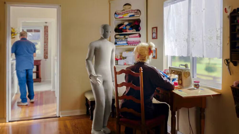 Neo realiza tarefas domésticas e muda a rotina de quem detesta lavar roupas  / Divulgação