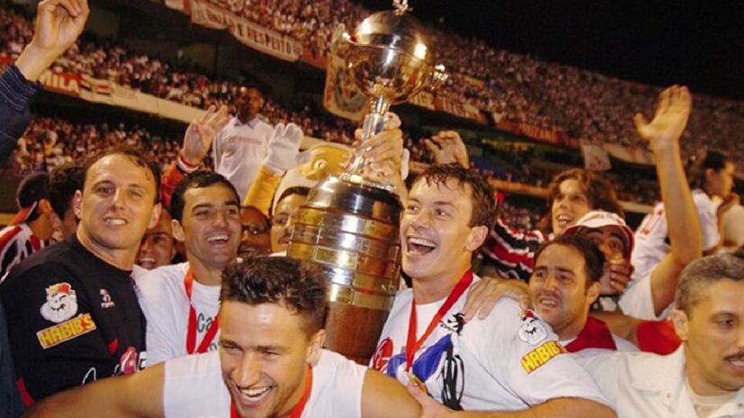 A primeira final entre clubes brasileiros na Libertadores ocorreu em 2005, quando o São Paulo foi campeão ao vencer o Athletico - (Divulgação/São Paulo FC)