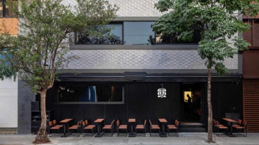 A entrada é discreta, luxo sem ser vulgar. Imagem: Reproduçã Instagram