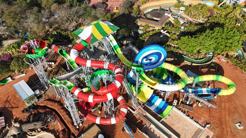 Atração possui 33 metros de altura e oito experiências diferentes, divididas em duas descidas temáticas: Brasil e Itália.

/Fotos: Divulgação