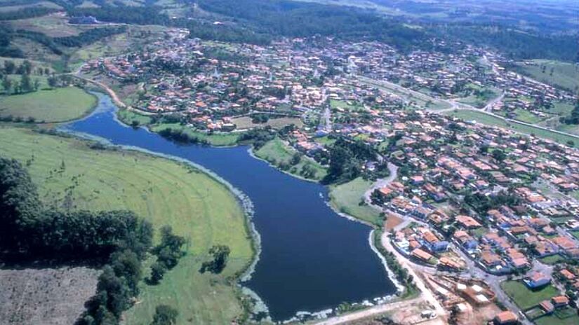 Vista a&eacute;rea de &Aacute;guas de S&atilde;o Pedro, cidade com o maior &iacute;ndice de desenvolvimento do Brasil, segundo a Firjan 2025 | Divulga&ccedil;&atilde;o/CMASP