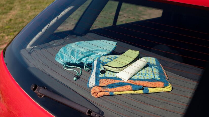 Com o vidro traseiro limpo e funcional, a direção fica mais segura, especialmente à noite e em vias com tráfego intenso (Fotos: Freepik)