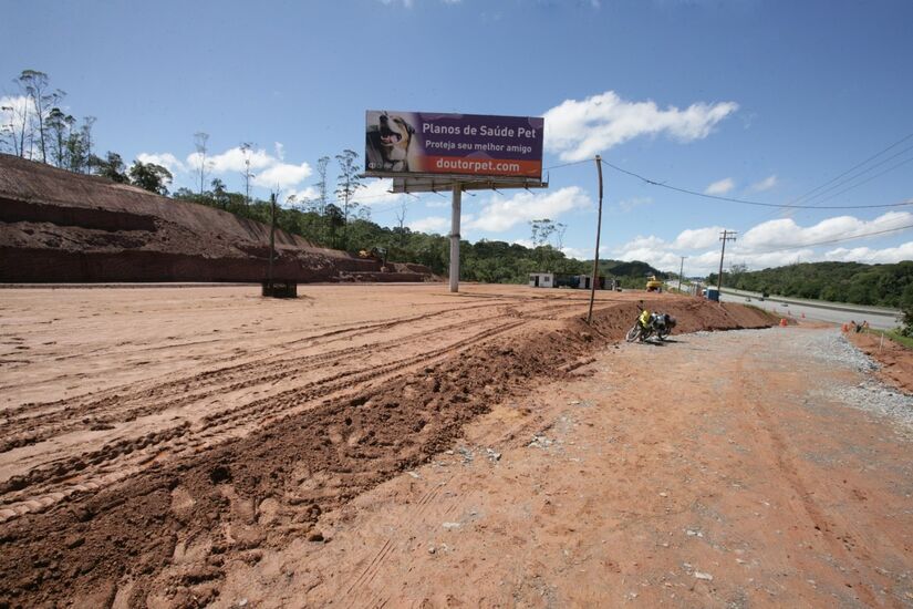 A rodovia dos Imigrantes, no sentido da Baixada Santista com destino a São Paulo, deve ganhar posto de gasolina.