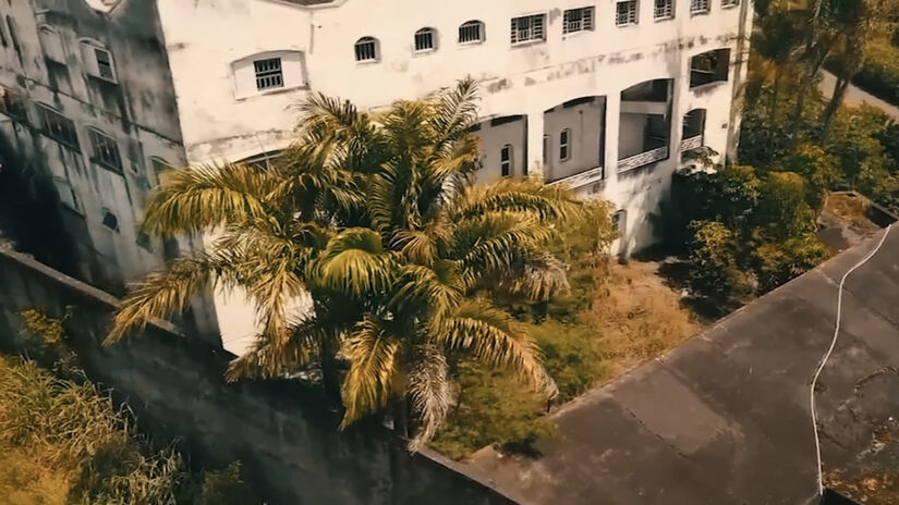 O im&oacute;vel j&aacute; foi a leil&atilde;o diversas vezes e tamb&eacute;m &eacute; alvo de disputa judicial pelos familiares do cantor - reprodu&ccedil;&atilde;o/YouTube