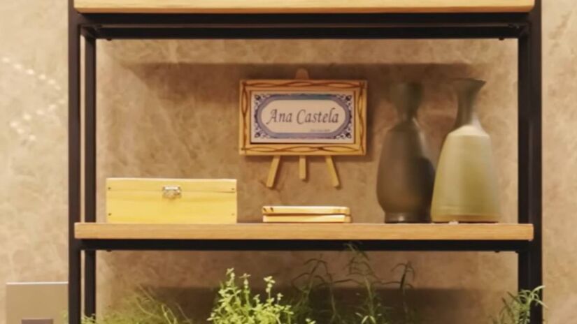 Ana Castela se emociona ao apresentar os detalhes da reforma de sua casa em Londrina, no Paraná. A cantora compartilhou a novidade com seus fãs em vídeos nas redes sociais.