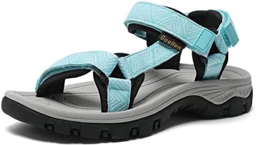 As sandálias esportivas estão ganhando força como alternativa aos chinelos tradicionais, oferecendo conforto, praticidade e segurança nos dias quentes do verão.