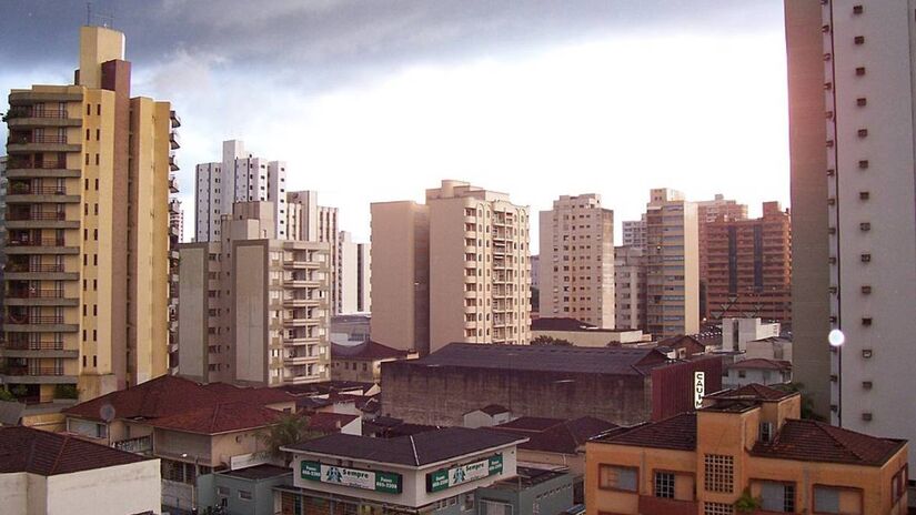 Clima quente, economia forte e vida cultural intensa em um cenário que rendeu a Ribeirão Preto o apelido de Califórnia Brasileira.